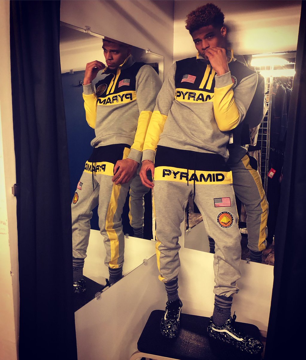 FirstThangs's tweet photo. #blackpyramidofficial #chrisbrownofficial #fashion #tracksuit #dmv #model #modellife #fashionblogger #fashiongram #fashionpost #mensfashion #style #dmvnetwork #dmvarea #lamodels #internationalmodel #firstthangsfirst https://t.co/yEZFAeR0m1