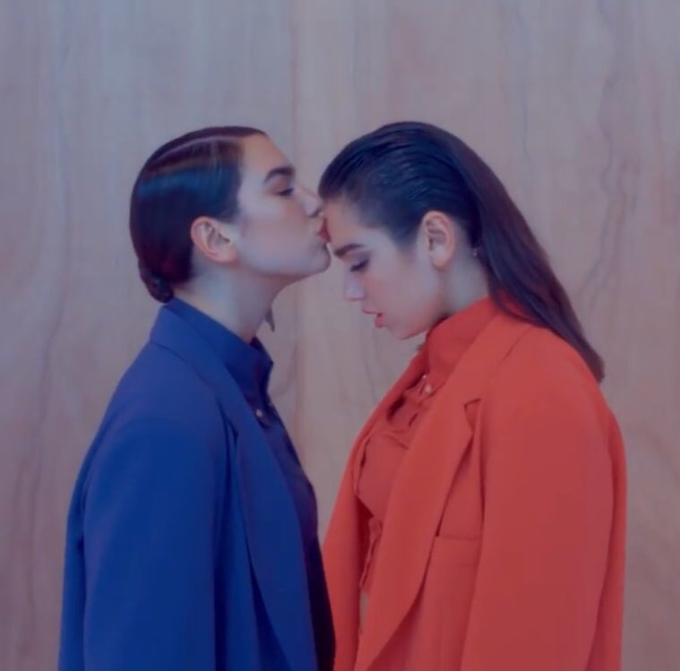 Saymonsaid's tweet photo. Essa parte do clipe da Dua Lipa Tirulipa foi simplesmente eu dizendo pra mim mesmo: “mermã se ama” #bidgaf https://t.co/aRkhbXzCI4
