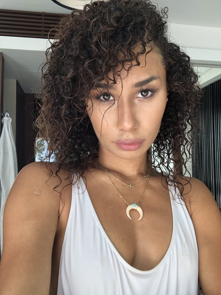 lifeaseva's tweet photo. Took the braids out 🌸🌈 https://t.co/yk0qiCL7lw