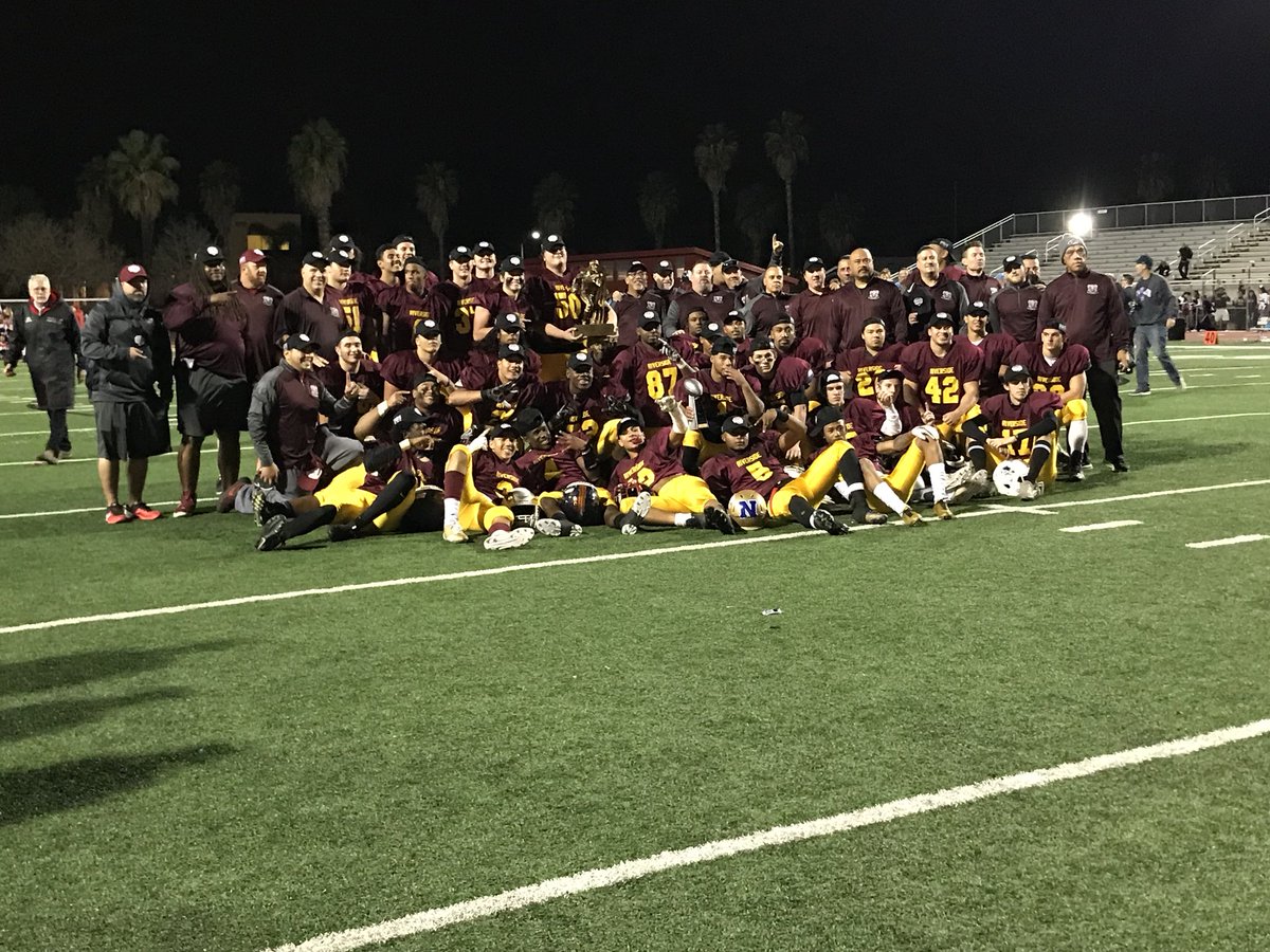 Cen10Cheer_Song's tweet photo. Inland Empire All-Star Classic. Riverside 49 - San Bernardino 24!   Great job to all the coaches, football players and cheerleaders! @Cen10Huskies @Cen10Tv @cen10athletics @Inland_Sports @Cen10Football https://t.co/q9Aw7TUXGM
