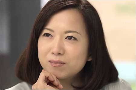 かすたま 美魔女系の芸能人って いつまでも可愛い いや 最近テレビで見たけどけっこう老けてたよ とか賛否両論あると思うけど この1枚目の写真とか見たら もう化粧うんぬんとかじゃなく本当に可愛い人っているんだよなって改めて驚かされる 会っ