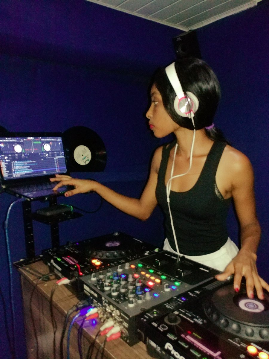 DjCoco254's tweet photo. On decks .more prac https://t.co/n9RWN9OXAt