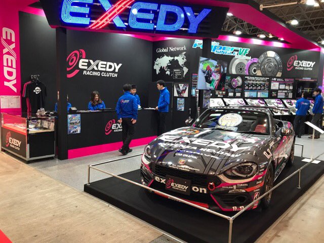 Abarth アバルト Exedy のブースで展示中の アバルト124スパイダー を相棒に 昨年全日本ジムカーナシリーズ優勝を遂げた山野哲也選手のトークショーが始まりました みんなのモーターショー みんモー 東京オートサロン18 T Co Ow2nwlo09d Abarth アバルト Exedy のブースで展示中の アバルト124スパイダー を相棒に 昨年全日本ジムカーナシリーズ優勝を遂げた山野哲也選手のトークショーが始まりました みんなのモーターショー みんモー 東京オートサロン18 T Co Ow2nwlo09d