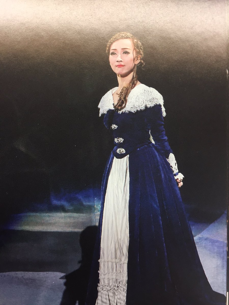 daimon_aitaimom's tweet photo. これって一緒のドレス？？似てるだけ？？🤔
皆さんはお気づきでしたか？もしかして今知ったの私だけ！？笑
#咲妃みゆ #彩みちる #眼福 https://t.co/5GECg94tSP