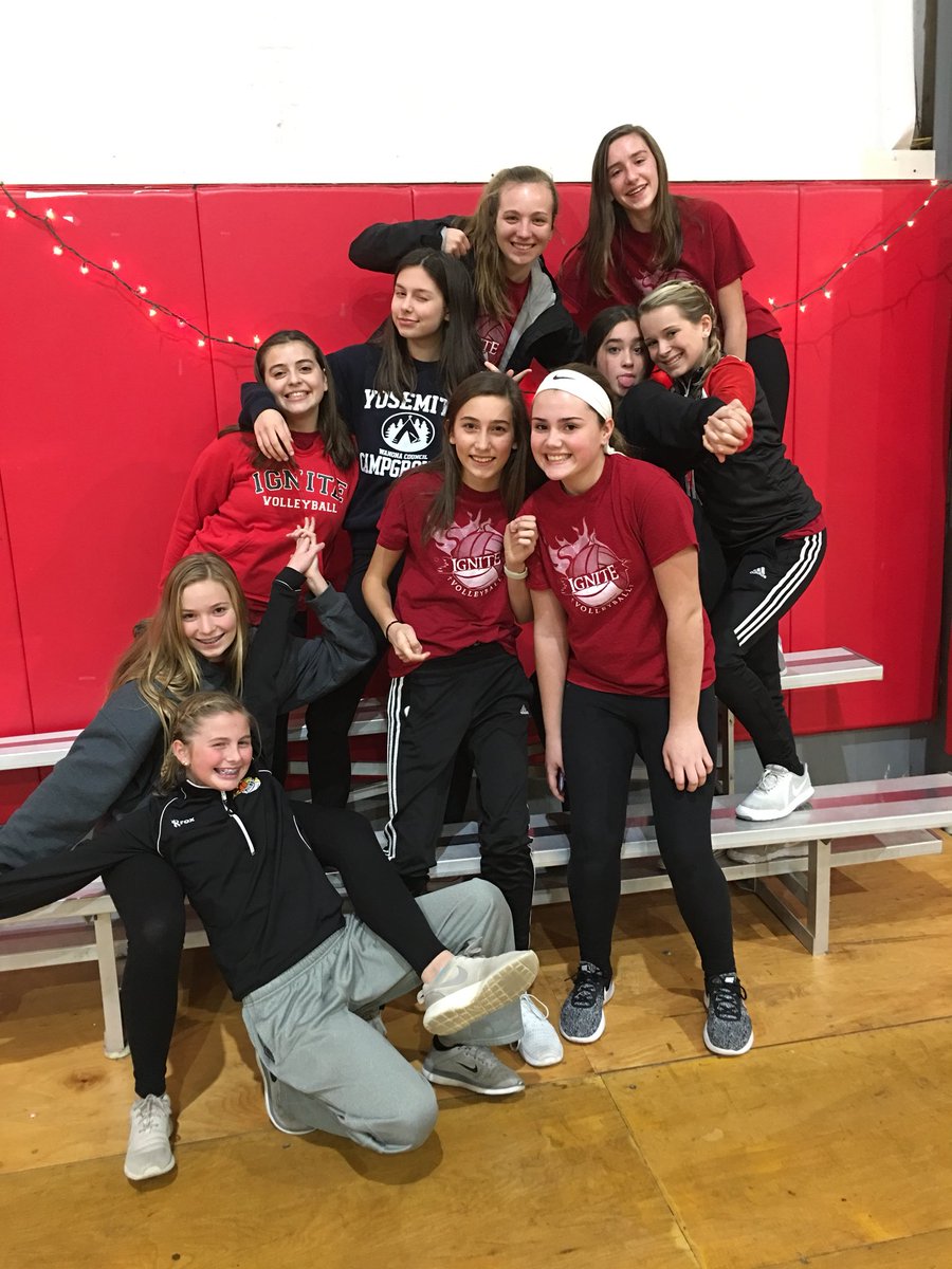 CoachSmithVball's tweet photo. Happy birthday to our perfect @oliviatolin!! Nothing like a birthday filled with volleyball!! πβ€οΈπβ€οΈ #volleyballbirthday #ignitefam https://t.co/fImS3ShRy4