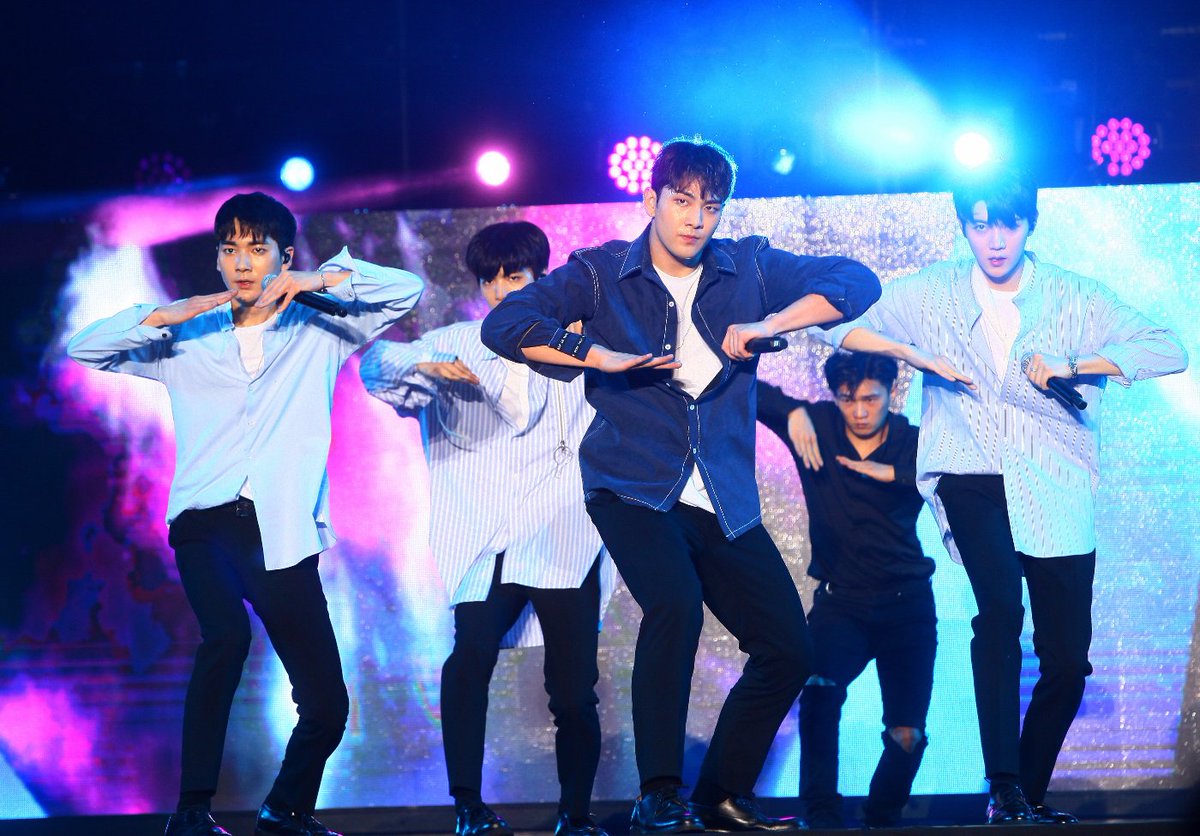 woahMY's tweet photo. 20180113 《KWAVE 2 Music Festival Brought To You By Mcalls》|  Nu'est W 01 @ #KWAVE2MusicFestival #KWAVE2 #NuestW #NUESTWinMALAYSIA https://t.co/sMucUTReD8