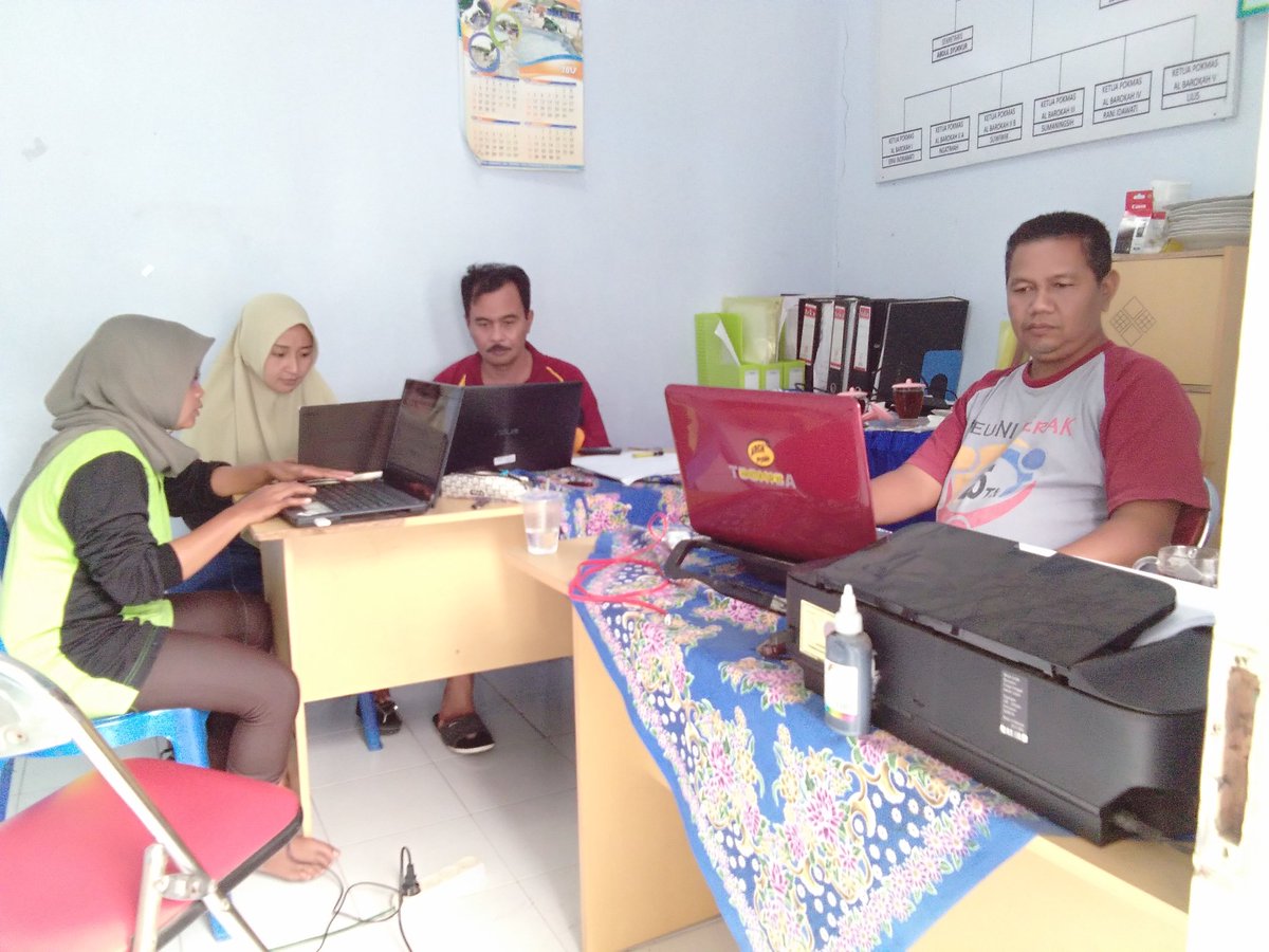 LutManiasih's tweet photo. Semangat my team
#BhaktiPendampingDesa kerja purnawaktu, tak ada jerih payah yang tak ada hasil,,, 
#Lumajang 
#jatim 
@jokowi @EkoSandjojo @DewantoAndry @P3MD_Lumajang @Supri_jatim @AniNovia4 https://t.co/pq9piZXALW