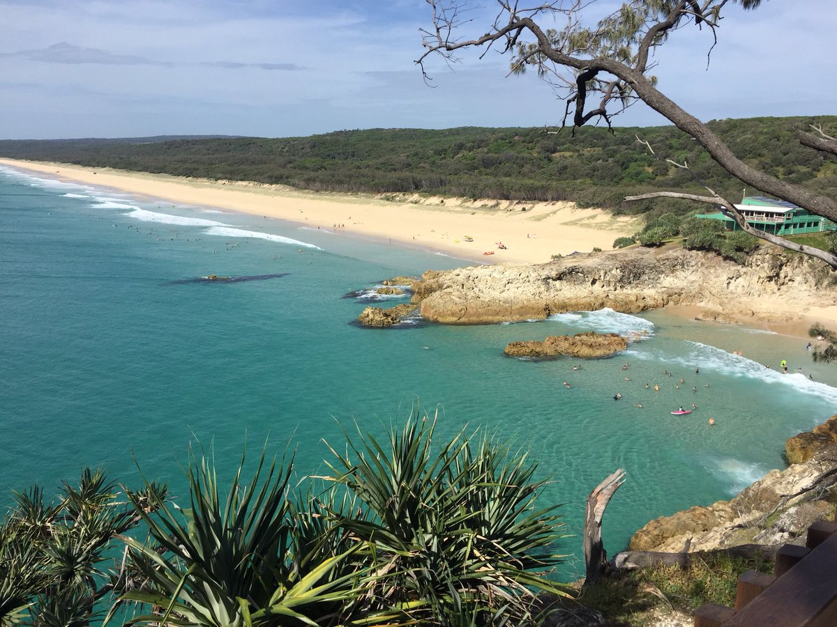 SwimSafeAUS's tweet photo. One of the best located Surf Clubs in Aust is there another that tops it? https://t.co/CitVfik9iA