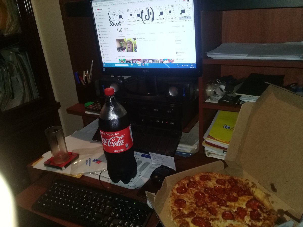 Jcarlos2000M's tweet photo. @dedreviil  la vida es beia xd (como ella <3) mi gordo beio xd #puto pero con amor https://t.co/0ibMmpMlTH