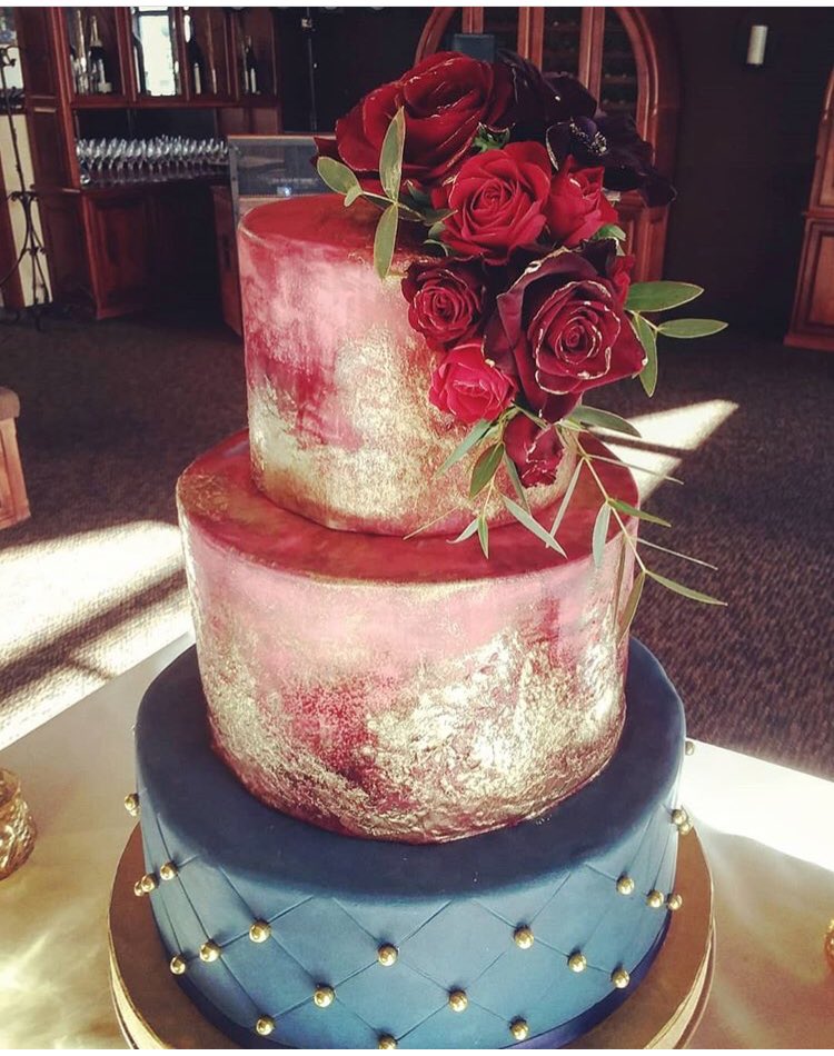 CCWeddingPros's tweet photo. The Cake Cathedral takes the cake with this elegant beauty! #CCWP #WeddingCake #Wedding https://t.co/rTvxXsvWnj