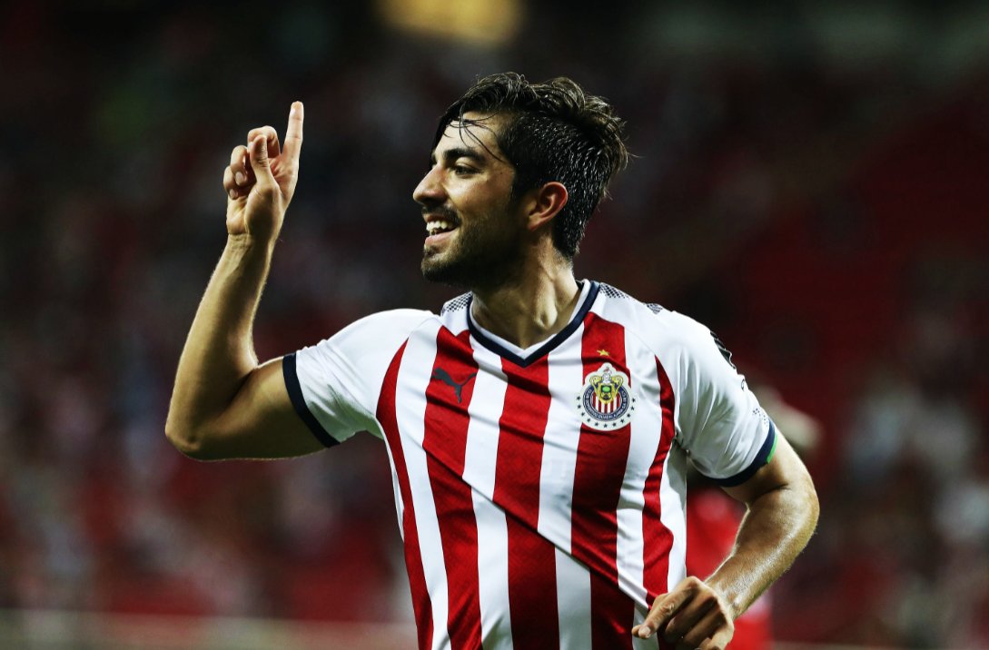 InvictosSomos's tweet photo. El futbolista distinto de Chivas. https://t.co/NkBIz4wLPC
