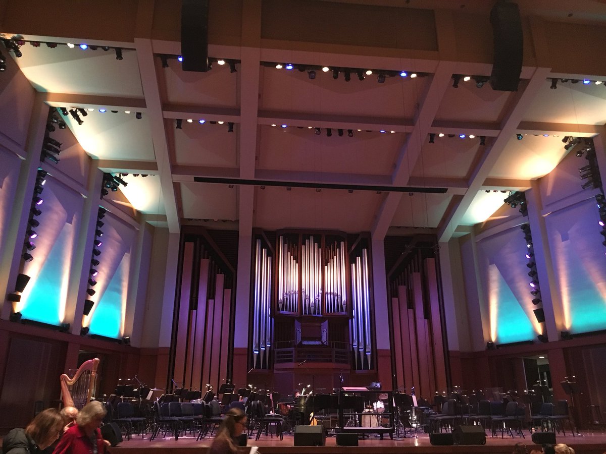DaveTriesBallet's tweet photo. Back at @SFSymphony tonight for a second dose of @BetsyWolfe and @JeremyMJordan! Loved it last night, and it's lucky that my work trip was the same week as their performances. Fantastic music and amazing singing - what's not to love?! https://t.co/Jzb2AQhcFf