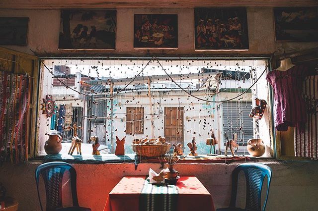 ProjectMurray's tweet photo. Stumbled upon this Mayan art and crafts shop exploring the indigenous village of Santiago and had a perfect Guatemalan breakfast here - eggs, black beans, plantains, tortillas and locally grown coffee.
.
We also fell in love with a giant hand-carved wood… https://t.co/sWYtvAcYso https://t.co/VneJ3hOVbN