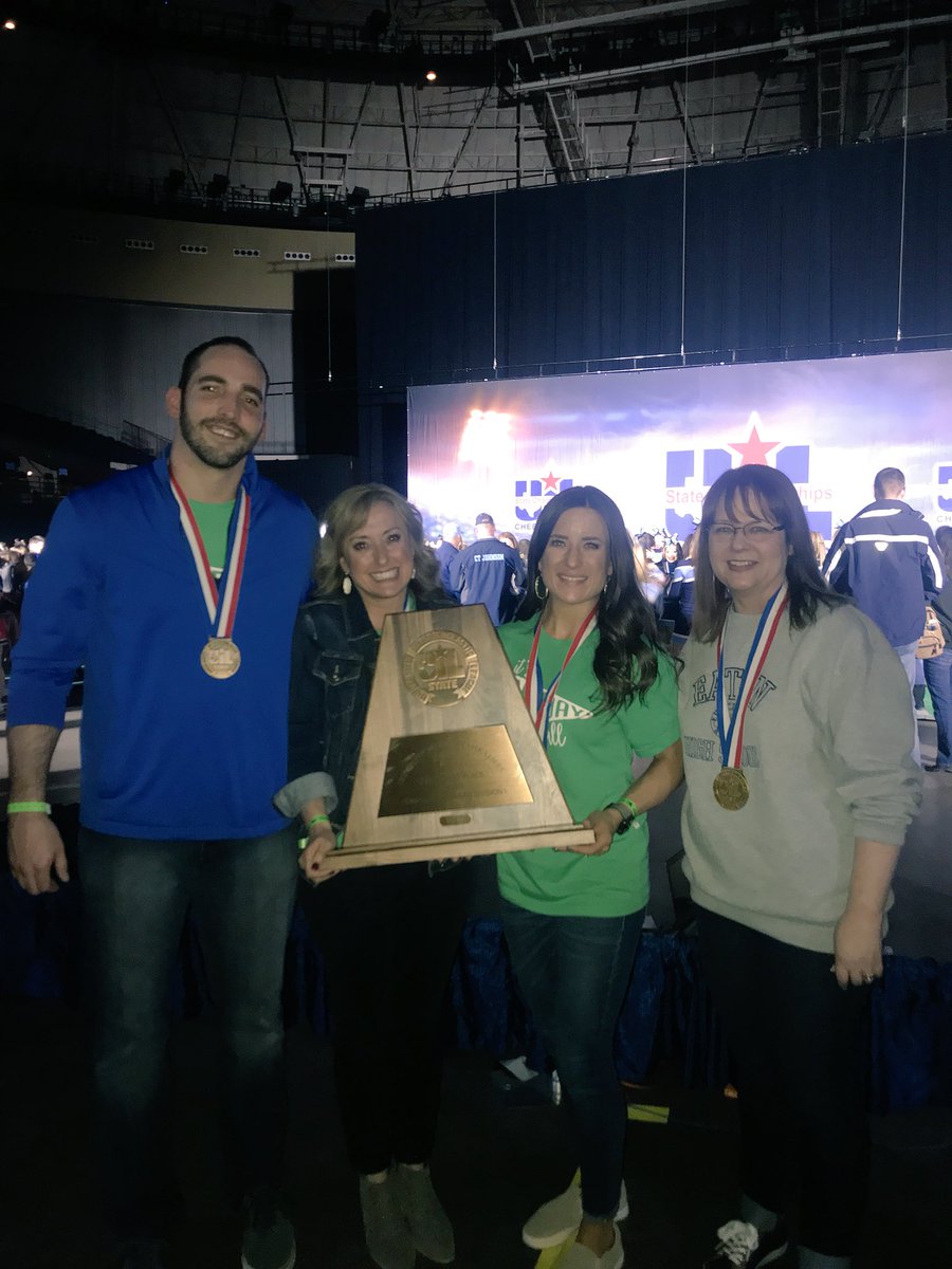 Eaton Eagle Cheer tweet media