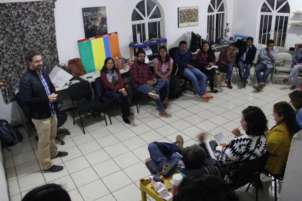 Oaxacanita's tweet photo. Hoy tuvimos la primera reunión de seguimiento de #OC3MITDLabMx. Tenemos varias ideas sobre las cuales trabajar y nos llena de emoción los proyectos que en un futuro realizaremos junto a @dlab_mit y @MITEFMexico 
¡Juntos podemos lograr mucho más! https://t.co/ARvdrOU6y6