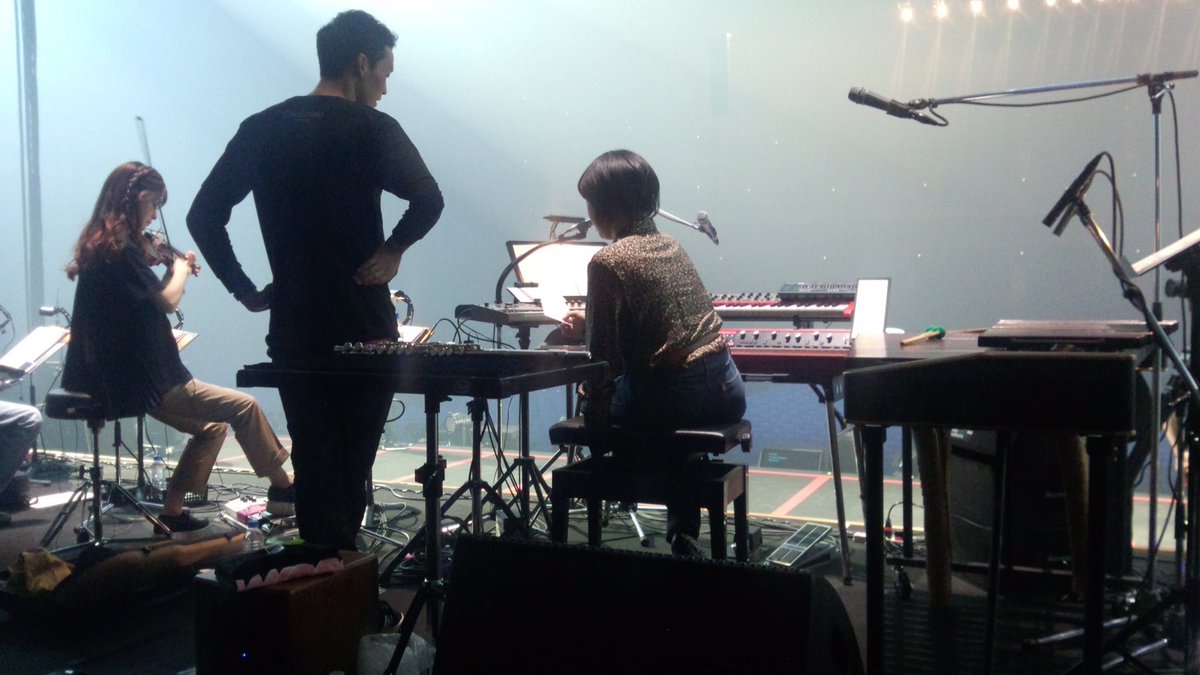 Eikoishibashi 昨年の星野源 さんのツアーcontinuesのライブ映像作品が発売されました 改めてtechの本山徹さんに感謝したいです 彼がいなければ 曲単位だけでなく曲中の音色変換や楽器変換がスムーズに行かなかった これはミュージシャンを怠惰にするな