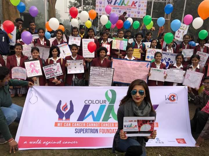 NetworkFilmy's tweet photo. @iamrajchoco @sayantika12 supporting #ColourWalk #wecancancercannot event. https://t.co/Yy57sZT0e5