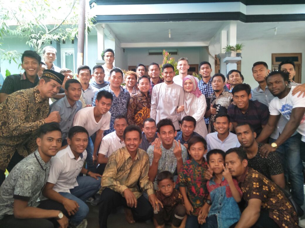 Keluarga besar PSIS Semarang mengucapkan selamat menempuh hidup baru untuk Haudi Abdillah dan Istri, semoga Sakinah, Mawadah dan Warrahmah.

Kira2 siapakah yang akan segera menyusul nih gaes?? 

#PSIS