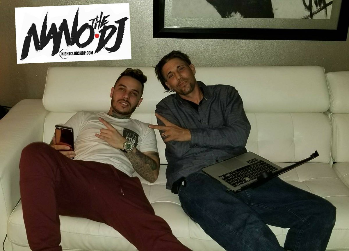 MiamiVideoKings's tweet image. Getting ready to head to @MrJonesMiami with loooong time friend and Family #DJNano Nano The DJ  @ElvinMoreno DjNano  bout to Kill it!!!
#MiamiBeach #SouthBeach #MRJonesMiami #Miami #Worldwide #Skillz @Nightclubshop en la casa!!!