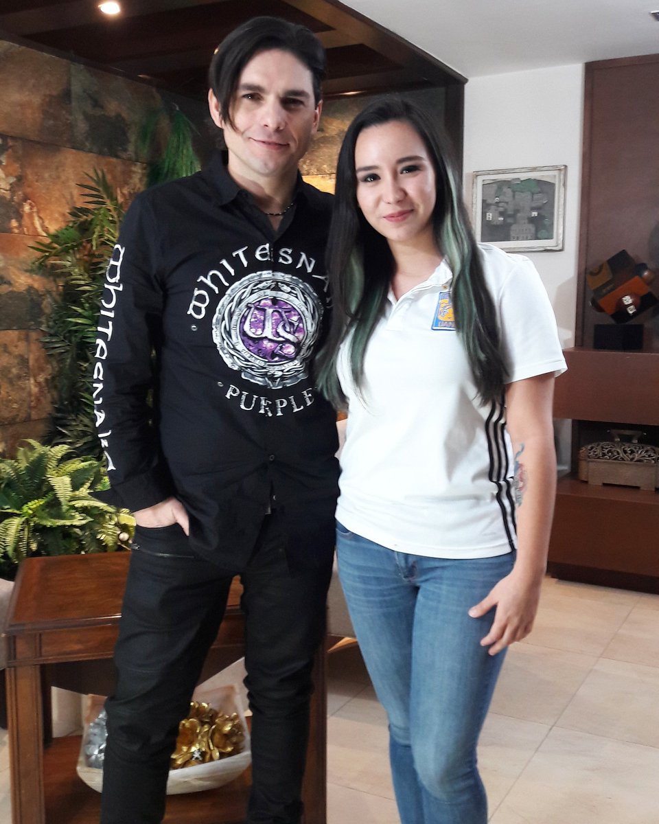 ivonnevargasnmx's tweet photo. Un gran programa el día de hoy en LoMásHot !! 

Con un gran invitado @Ferzeppelin !! 

#music #rockstar #rocklife #loverock https://t.co/7eQzG3JbFo