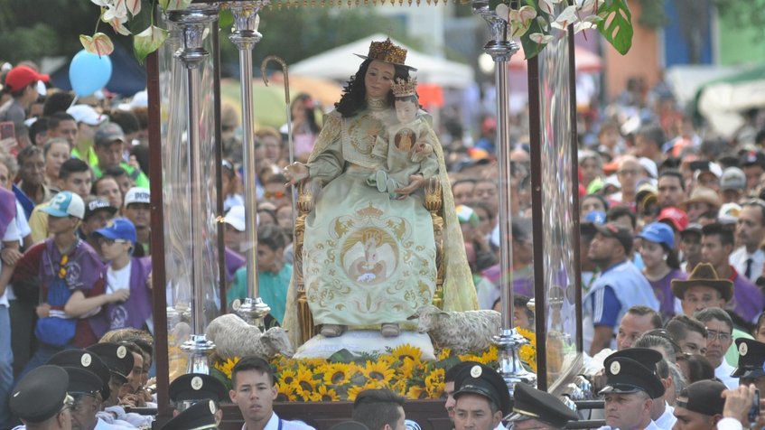 malede7's tweet photo. #14Ene
#DivinaPastora
#CaminoDeLaFe
#Edicion39
#Visita162
#Maraton
#Maraton39
UNIDOS EN AMOR Y FE POR VENEZUELA https://t.co/WhpK3JE3p3