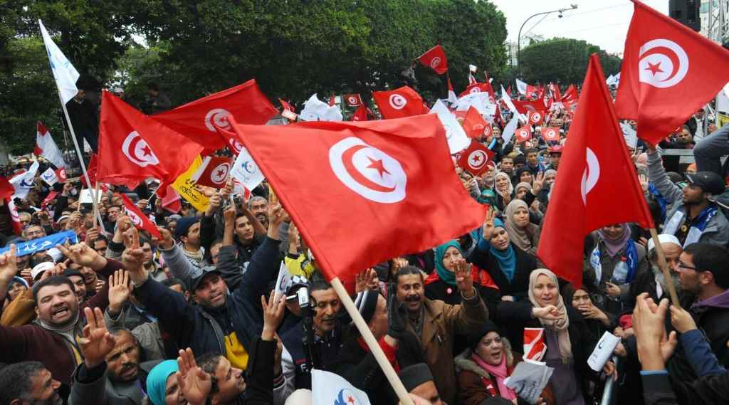 #رؤية_من_الداخل:
إلى أين تتجه #تونس بعد الاحتجاجات ضد #قانون_المالية؟
goo.gl/ctfpaj
#تحليلات_المستقبل #تونس #الثورة #حركة_النهضة #نداء_تونس #الغلاء #السبسي