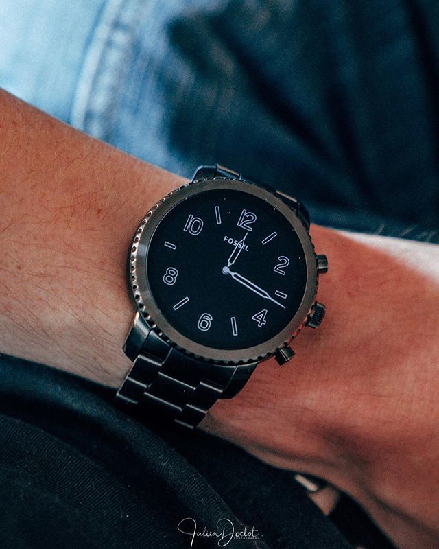 JulienDoclot's tweet photo. [IG] En train de tester la montre connectée @fossil Q Explorist ⌚️ Une montre sous Android Wear avec un vrai design !
.
.
.
#technology #fossil #fossilwatch #lifestyle #lifestyleblogger #belgianblogger #blogger #android #androidwear #qexplorist #hightech #tech #geek #sonya7 … https://t.co/aYJTyjMxlP