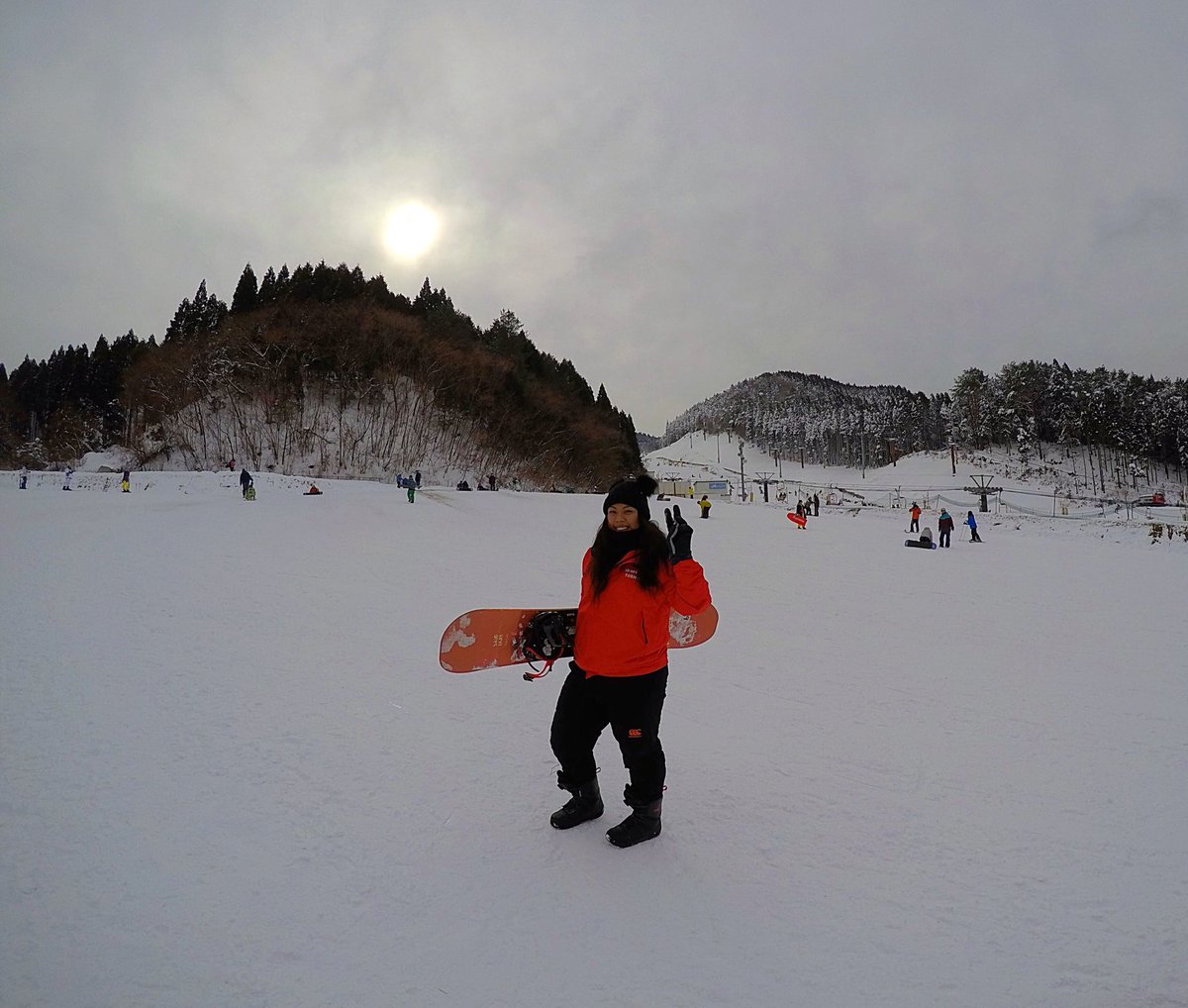 DOKONESE's tweet photo. First time snow boarding today!! Lol #BruisedAss #BruisedFace lmao So much fun!! 🏂❄️🧤☃️🧣 https://t.co/uUCdqZnD1G