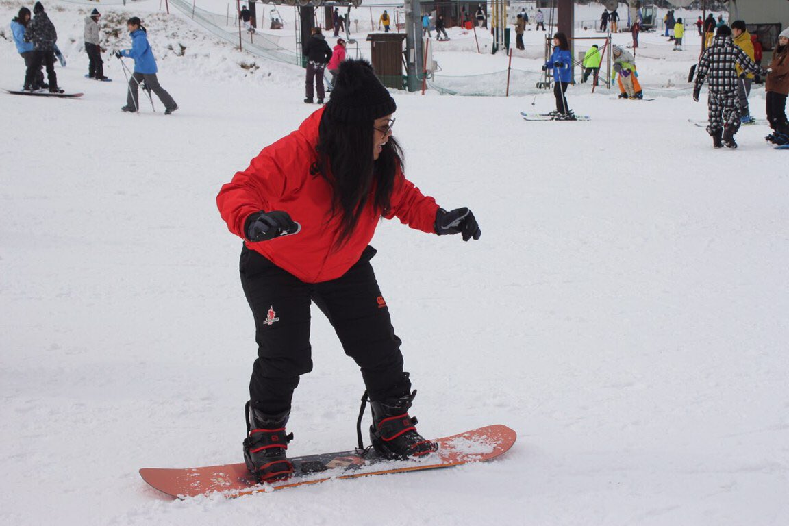 DOKONESE's tweet photo. First time snow boarding today!! Lol #BruisedAss #BruisedFace lmao So much fun!! 🏂❄️🧤☃️🧣 https://t.co/uUCdqZnD1G