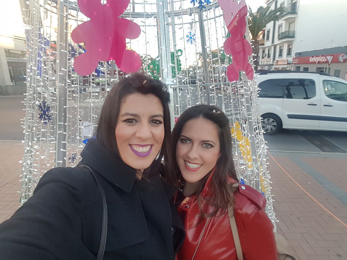 SandraFaraco's tweet photo. Quién cumple años hoy? Mi tapadera afrutada 💖🎉 @PatriRaposo Felicidades! https://t.co/9cBQWpiSwi