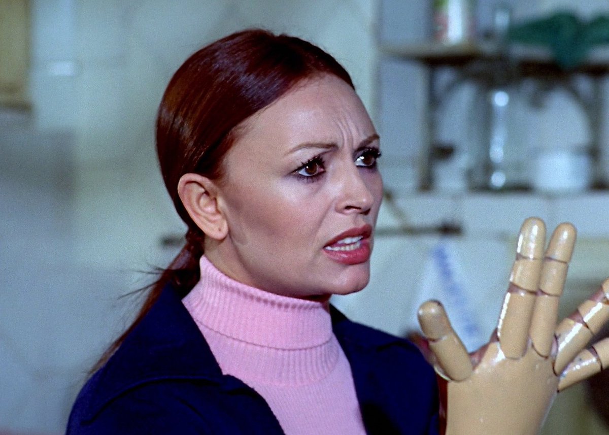 pifconoma's tweet photo. 👁️👁️ revisited Los Ojos Azules De La Muñeca Rota / Blue Eyes of the Broken Doll, 1974 last night ...I found it campy and hilarious #CarlosAured #PaulNaschy #DianaLorys #EvaLeón #InésMorales #MariaPerschy #QuoteDisgustingHand #SpanishGiallo 👁️👁️ https://t.co/tjfZdhRc21