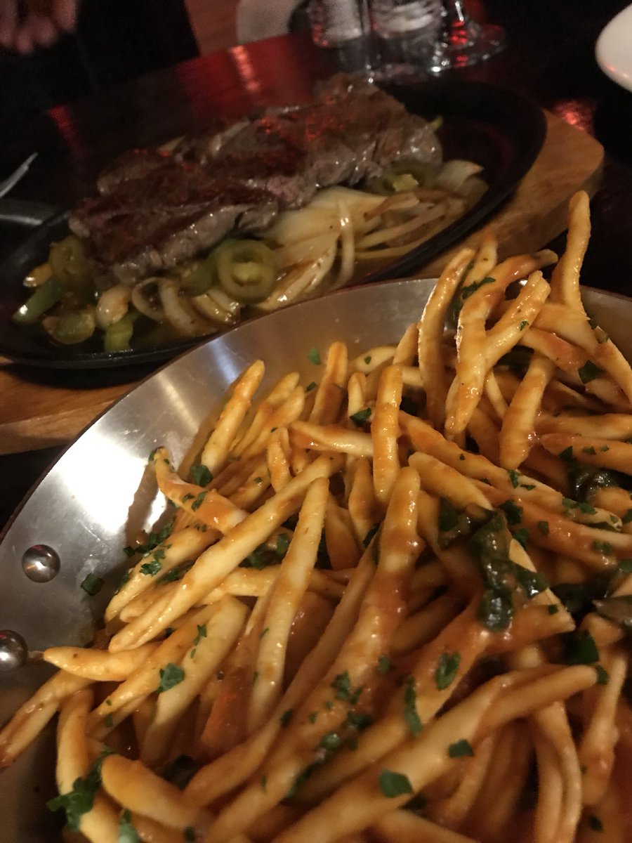 NEfood's tweet image. .@HarrysNE1 #onpoint ✅ check out the extra #avocado 🥑 with the steak fajitas!  Buzzing atmosphere, very #attentiveservice which is impressive on a #matchday #nufc put it on your #totrylist #nefood  try unusual pasta filled with #hallumicheese @newcastleuncovered @NewcastleFest