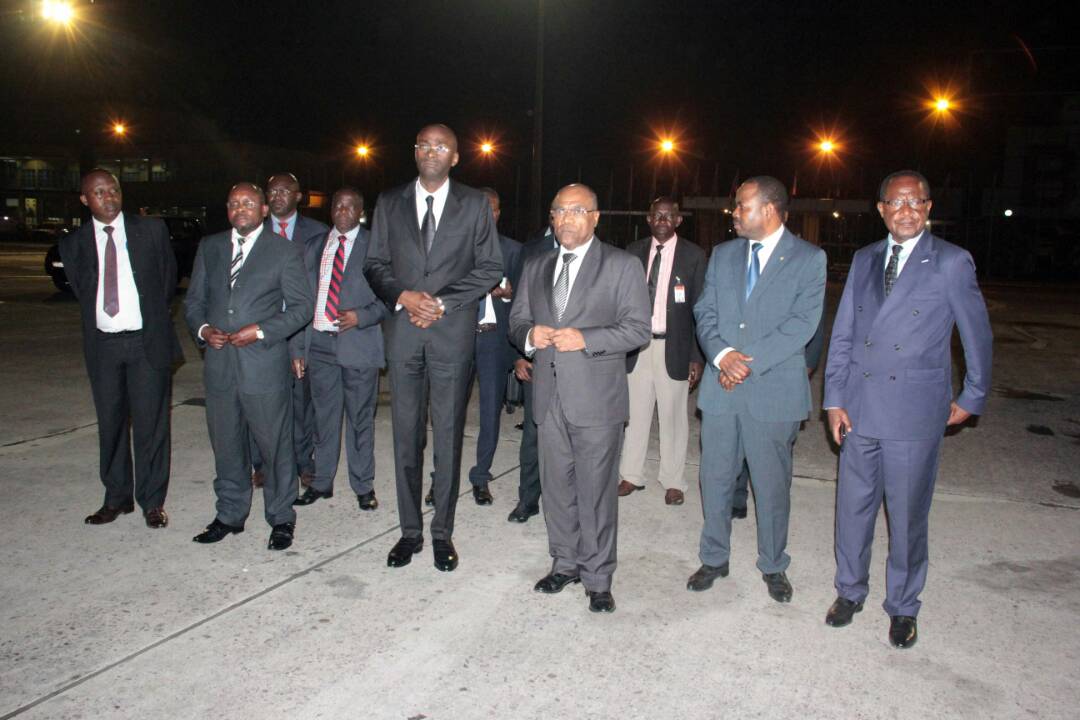 DiplomatieRdc's tweet photo. Accueil par délégation ministérielle conduite VPM des premiers congolais rapatriés par le Gouvernement de #Libye suite au trafic de migrants. Le Gouvernement prend en charge leur réinsertion sociale. #Congo https://t.co/9e7fXTRWuc