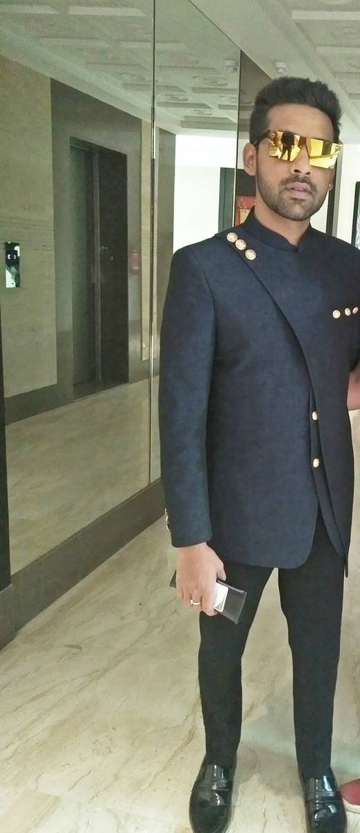 Puneesh Sharma After Eviction for Bigg Boss 11 Finale!

#BB11 #BiggBoss11 #BB11Finale