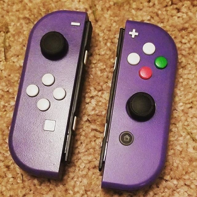 iologicotrading's tweet image. Reposting @designableshop:
Retro is in doncha know?
.
.
.
.
#customprocontroller #custompaint #customjoycon #customjoycons #joycon #joycons