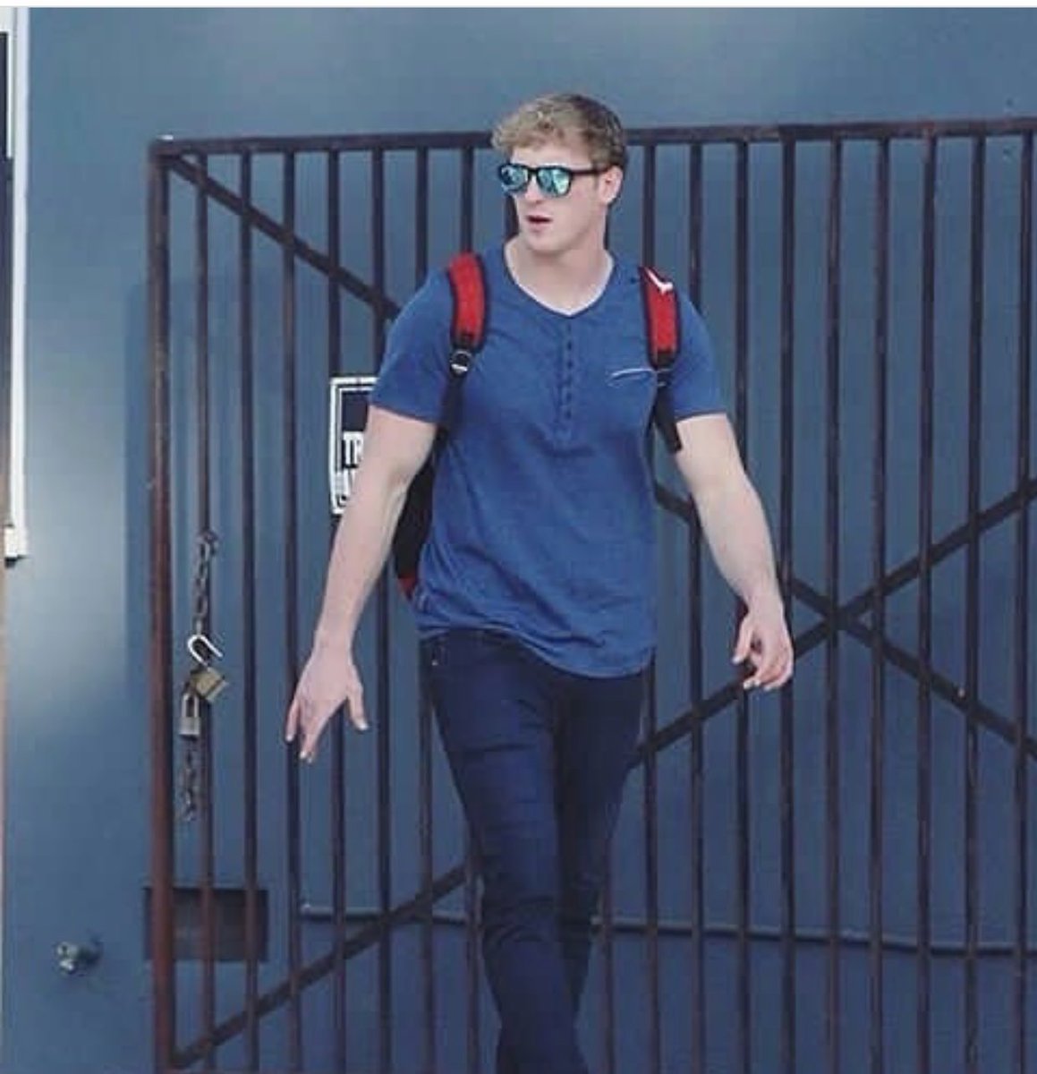 trashjakep's tweet photo. Photo with Logan in glasses is a recent and the other one is an old pic BUT we are getting the #OG @LoganPaul back !!! Omg I miss him and the vlogs , I feel like we are getting back the old original VLOGSSSS 😭💙😛 https://t.co/bRPzbd8XHL