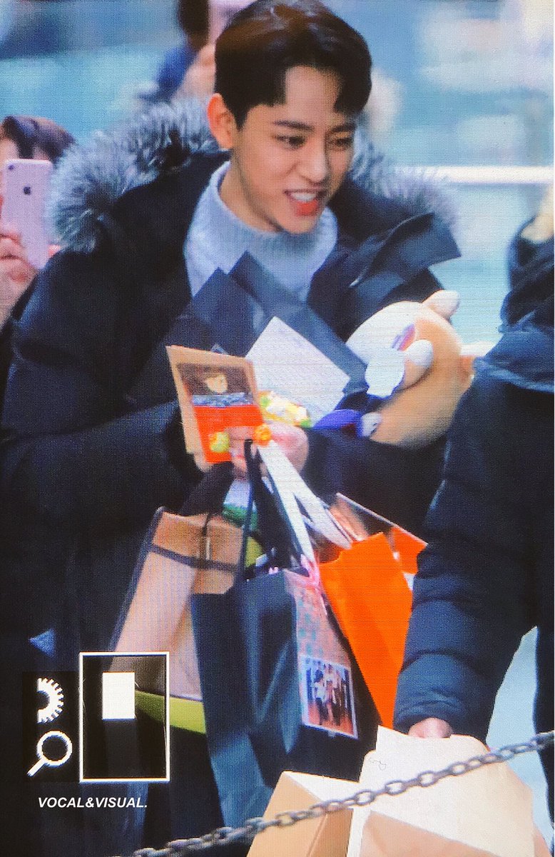 Vocal_Visual's tweet photo. 180114 #대현 @BAP_Daehyun 수고했엉! 화요일에 도 보장! ❤️ https://t.co/3oZIPNIcNr