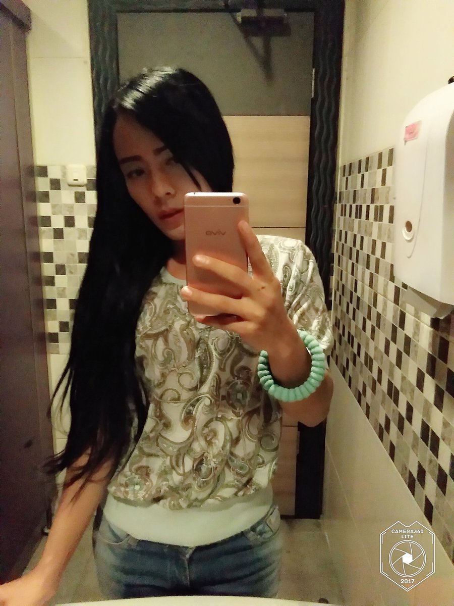 SyarahFaizah's tweet photo. #wariabogor
#ladyboyindonesia
#pecintaladyboy https://t.co/TiN6HfngDW