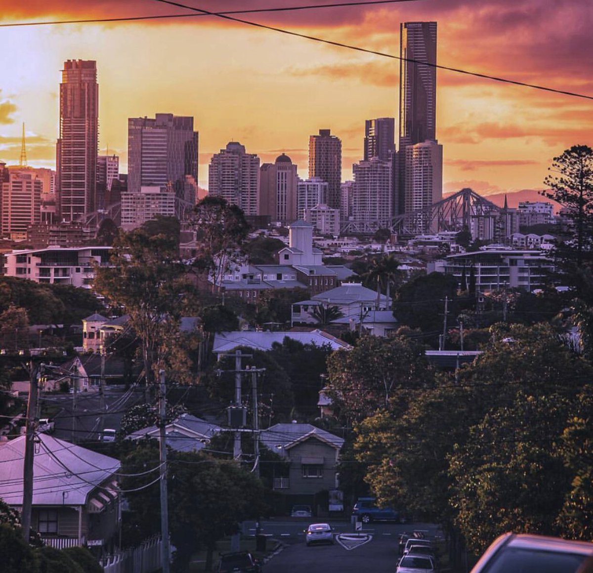 It’s been a hot one here in Brisbane today, however, here comes the beautiful ☀️ sunset to make everything better 💙 - Thanks @davidchallinor on Insta for the picture 🥇