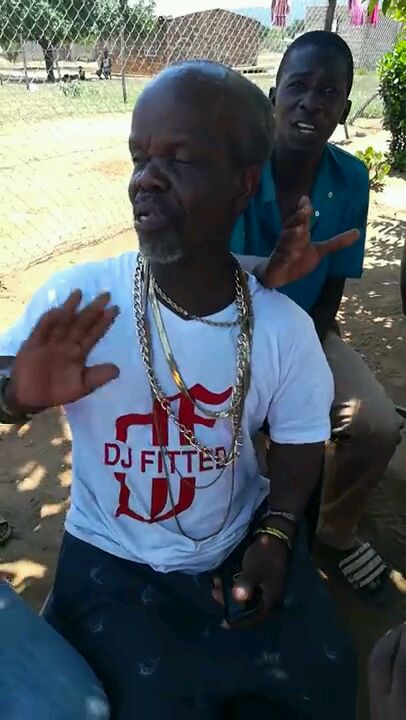 fitted_dj's tweet photo. @TirhaniMabasa @BOTMAJULIE #djfitted https://t.co/9Bv616UeMz