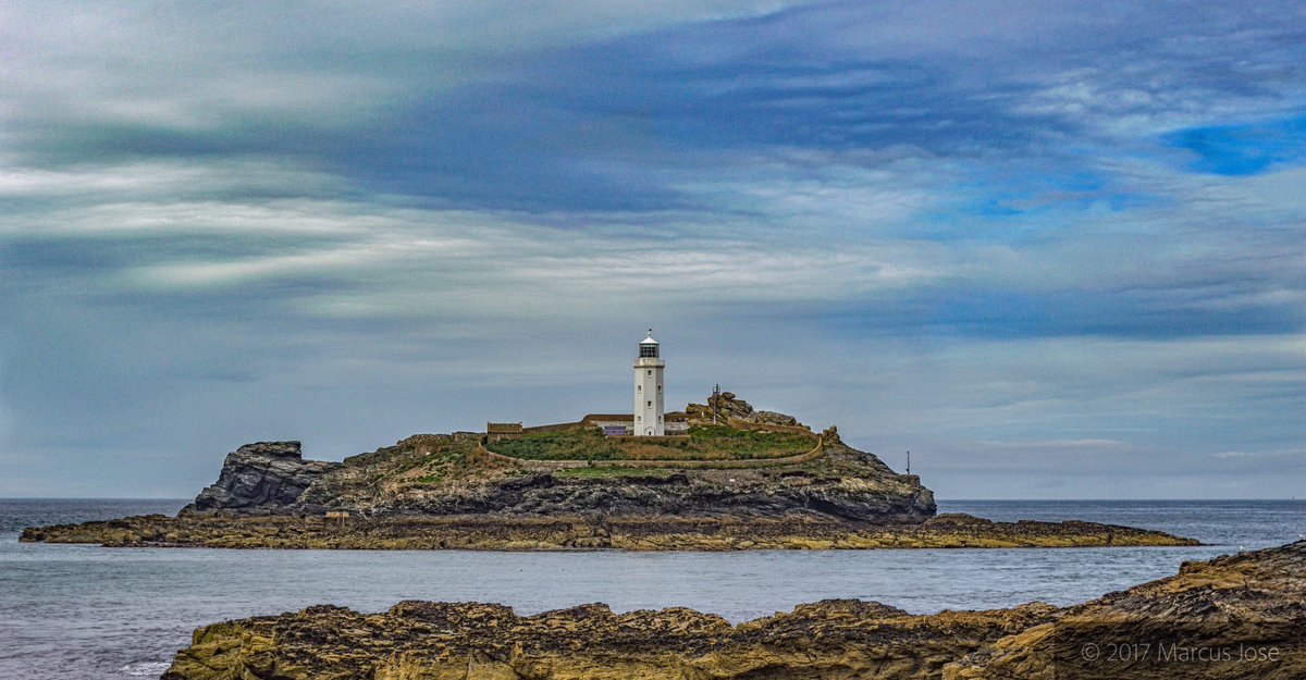 Godrevy Lighthouse located in St Ives bay, Cornwall.
#Cornwall #Godrevy #Trinityhouse #lighthouse #sea #shipwreck #StIves #StIvesbay #kernow #explore #getoutside #rocks #photo #photography #photooftheday #picoftheday #discovercornwall #explorecornwall #lovecornwall #visitcornwall