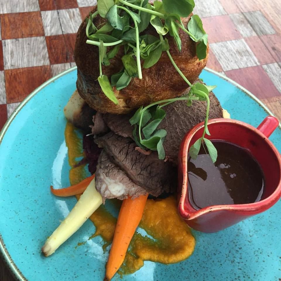 How about a relaxing #Leeds #SundayLunch 🍔🍕🍎 <a href="/Dock29/">Chris Bernard</a> what could better to finish off your weekend? Don't forget to tag us to your #selfies too!

•photo courtesy of #Dock29