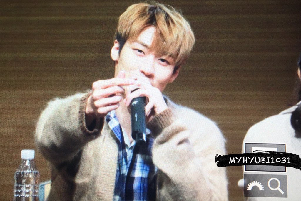 MyHyubi1031's tweet photo. 180114건대팬싸  #엔플라잉 #이승협 #제이던 #NFlying #승짱 #뜨거운감자 
@NFlyingofficial https://t.co/KedEOhrCTv