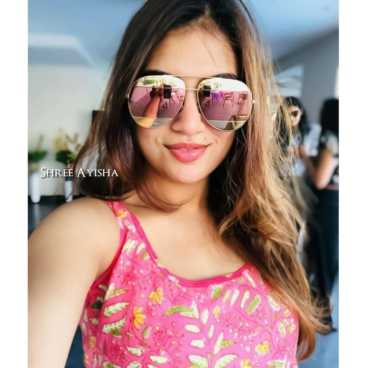 ShreeAyisha's tweet photo. Bae recent pic❤🙈
Her attitude😍
@Nazriyahere_ @abee_offl @imNazriya @Nazriya4U_ @nazriya_sabu @nazriyaoffl77 @nazriyaforu @nazriya_n https://t.co/kjzIoUgMOQ