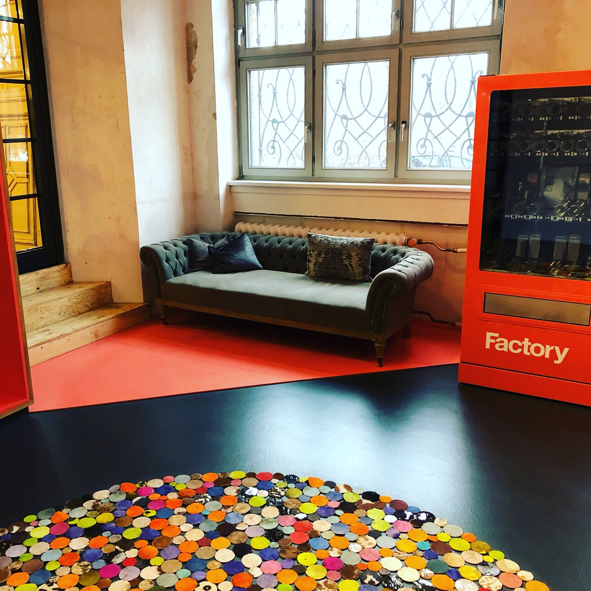 New Place for #Innovation - now working <a href="/FactoryBerlin/">Factory Network</a> to innovate HOYER Chemilog ✌️😊 🚀 #startup #Logistics #newwork