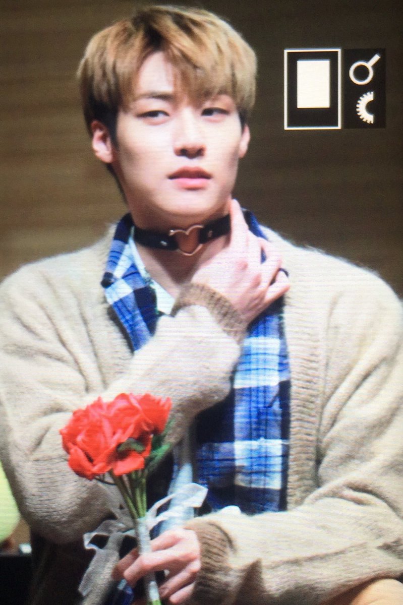 MyHyubi1031's tweet photo. 180114건대팬싸  #엔플라잉 #이승협 #제이던 #NFlying #승짱 #뜨거운감자 
@NFlyingofficial https://t.co/YqUVV5dpIb