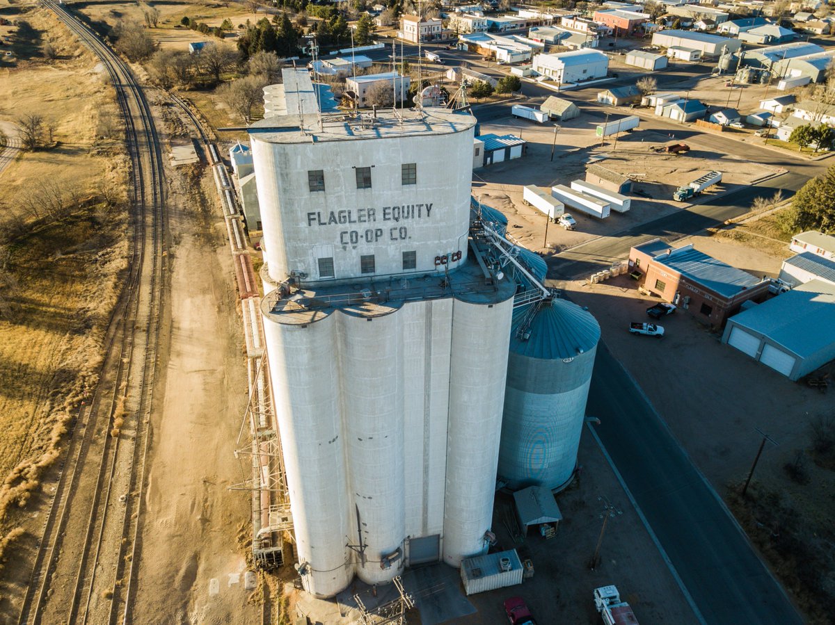 flyawaydrones's tweet photo. A prairie #skyscraper in #Colorado. #drone #dronestagram #dronephotography #dji #MavicPro https://t.co/YiY1m4ZXRS