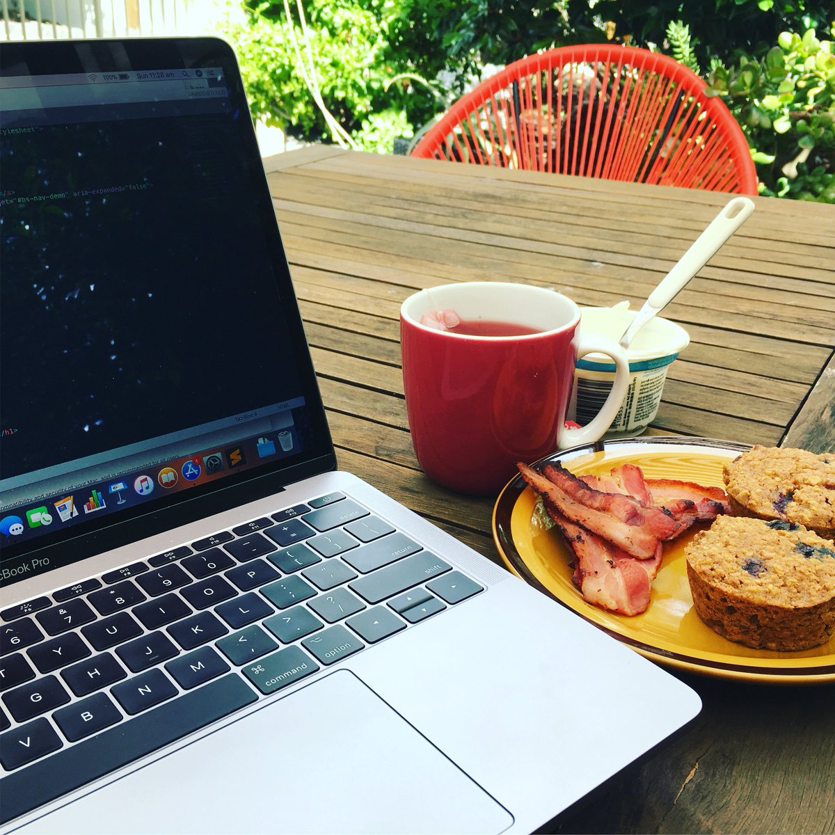 runhappylife's tweet photo. Sunday morning. Refreshing my coding skills while eating breakfast.Loving my new macbook pro. #codinglife #macbookpro #codesunday https://t.co/blUaWaRGpE