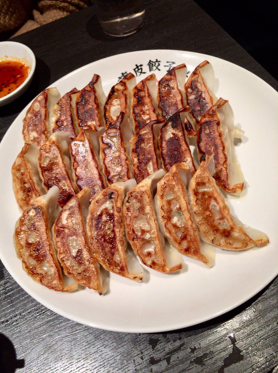 主夫のキロク 渋谷 薄皮餃子専門渋谷餃子 へ 平日にもかかわらず行列 見た目はものすごく美味しそうだが 肝心の味が まずい 星2 5 薄皮餃子専門 渋谷餃子 渋谷 餃子