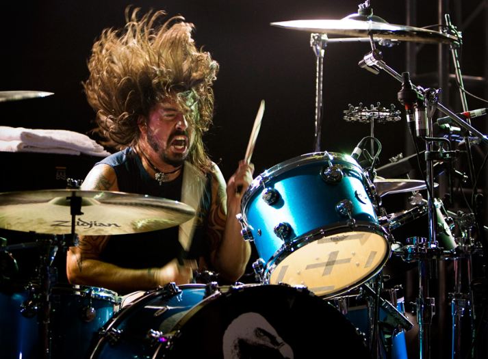 Happy birthday <a href="/FooFightersDave/">Dave Grohl</a> Grohl